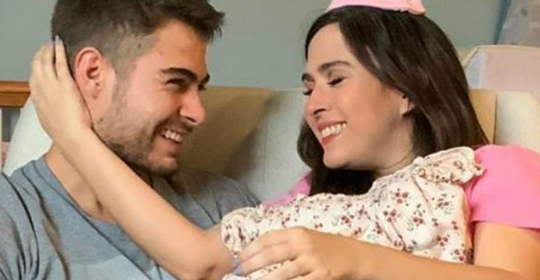 Com menos de dois meses, filha de Tatá Werneck e Rafael Vitti surge enorme em clique: ”Cada dia mais linda”