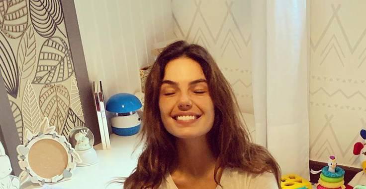 Isis Valverde explode fofurômetro ao gravar o filho, Rael e se derrete de amores