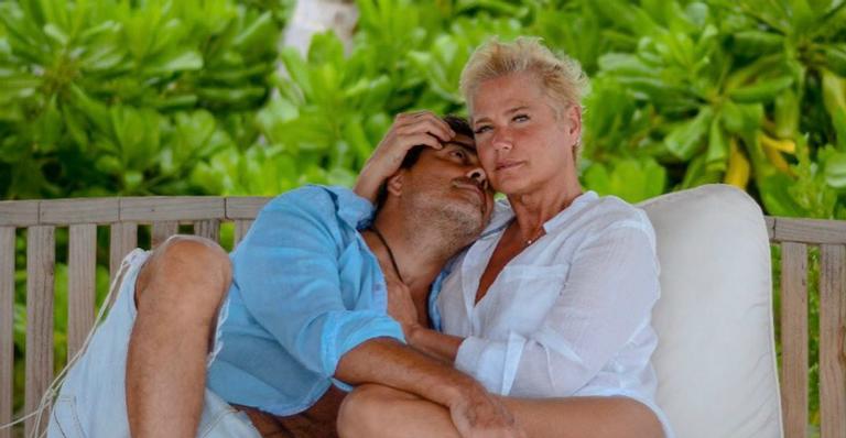 Junno Andrade celebra 7 anos com Xuxa Meneghel e faz declaração emocionante: ”Quero passar dos 70 com você”