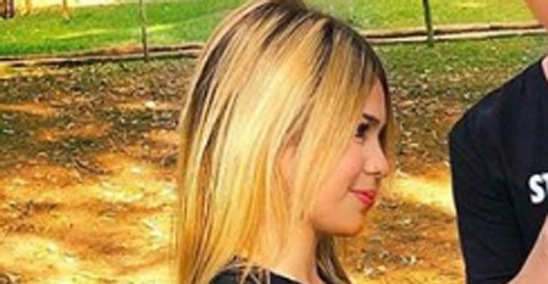Aos 12 anos, MC Melody é pedida em namoro e pede opinião dos fãs: ”Digo sim ou não”