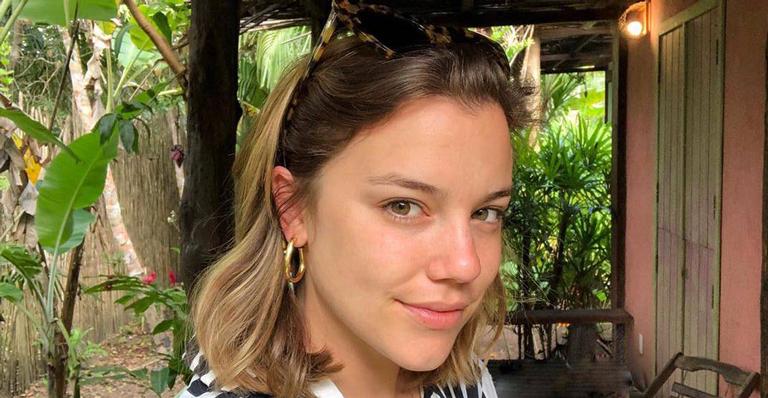 Alice Wegmann resgata clique de infância e brinca com a chegada do verão: ‘Calorenta’