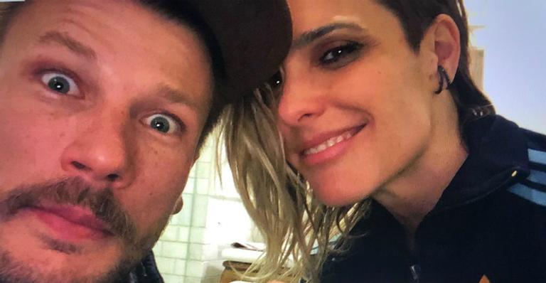 Fernanda Lima publica teste de gravidez e deixa fãs em choque: ”Outro?”