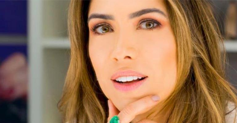 Patricia Abravanel renova o visual para curtir as festas de final de ano