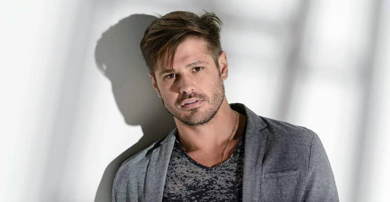 Dado Dolabella vive em prisão domiciliar e usa tornozeleira eletrônica