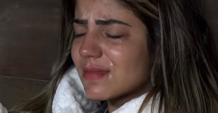 Hariany Almeida apaga todas as imagens de A Fazenda e desabafa: ”Tento parecer forte”