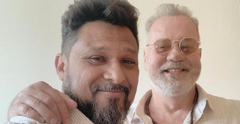 Luiz Fernando Guimarães se casa com Adriano Medeiros após 20 anos juntos