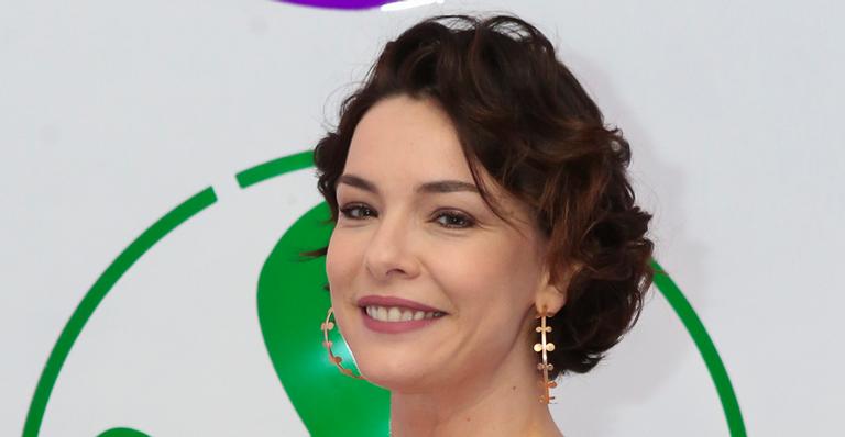 Regiane Alves vive romance com empresário gato e herdeiro de família milionária