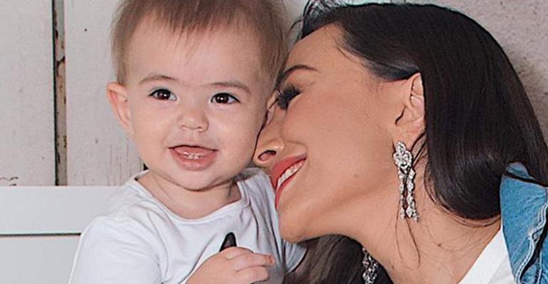 Sabrina Sato e a filha, Zoe, usam look iguais em dia juntinhas