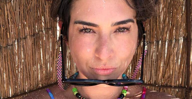 Fernanda Paes Leme bota bumbum pra jogo e posa bem plena em novo clique
