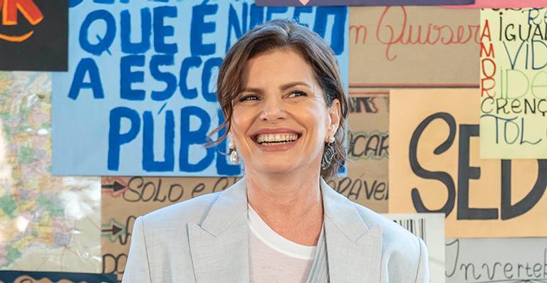 Debora Bloch faz rara aparição com o filho caçula e semelhança impressiona