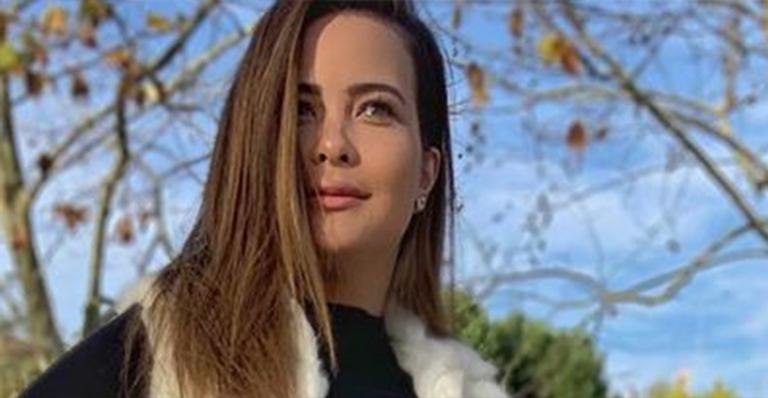Geisy Arruda surge com calça justíssima e fãs ficam intrigados: ”Como entrou?”