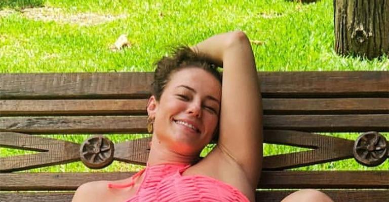 De biquíni, Paolla Oliveira gera comoção ao exibir corpo perfeito durante as férias