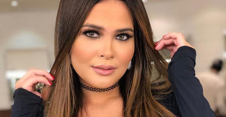 Geisy Arruda publica clique sensualizando sentada no vaso sanitário e fãs se dividem