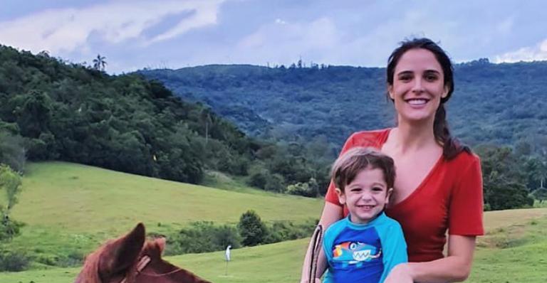 Rafa Brites compartilha momento fofo com filho em fazenda : “Tá muito gauchinho”