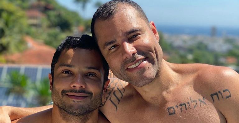 Rodrigo Sant’Anna ganha declaração de amor do marido durante viagem romântica na Europa