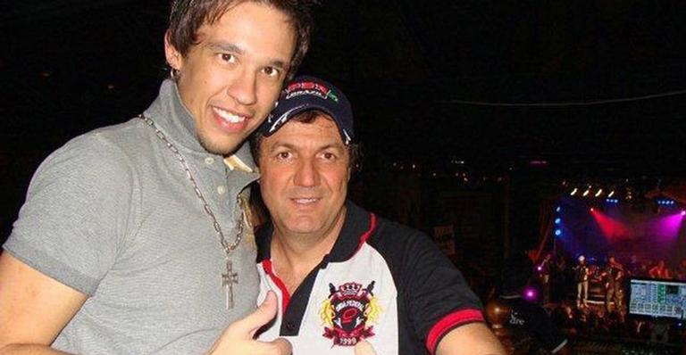 Cantor sertanejo sofre infarto e morre no palco. Famosos lamentam