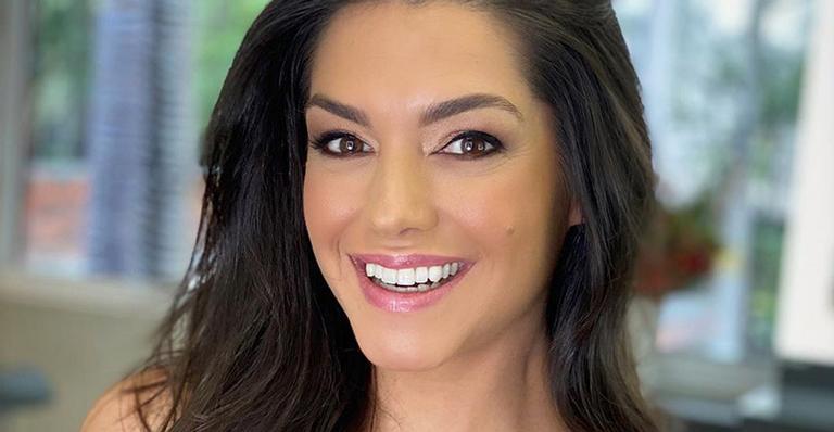 Thais Fersoza usa maiô com decote profundo ao curtir o último dia de 2019
