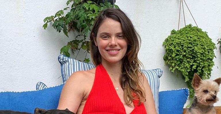 Laura Neiva mostra foto do parto da filha: ‘Melhor dia’
