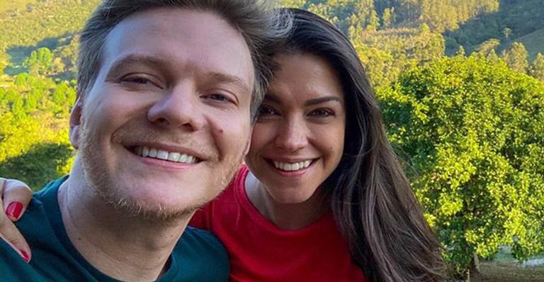 Thais Fersoza combina os looks de toda a família em foto encantadora