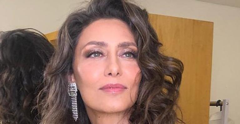 Maria Fernanda Cândido faz rara aparição com o marido francês em novas fotos