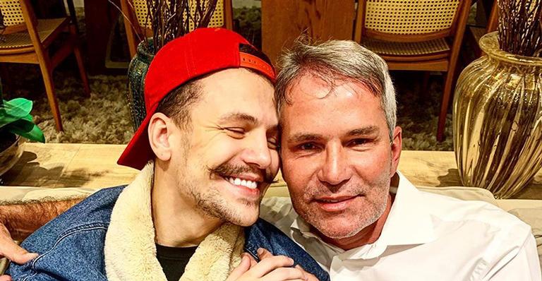 Pai de Saulo Poncio se pronuncia sobre casamento do filho com Gabi Brandt