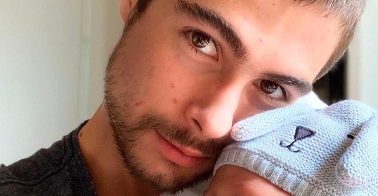 Rafael Vitti mostra método curioso para proteger filha recém-nascida dos pernilongos: ”Eles que lutem”