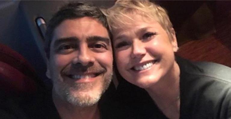 Xuxa Meneghel faz declaração picante para Junno Andrade: ”Obrigada por me fazer sentir gostosa”