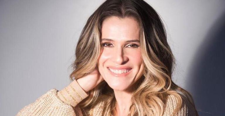 Ingrid Guimarães faz topless na praia e manda recado: ”Liberdade”