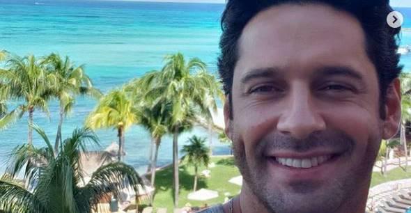 João Baldasserini comemora parceria com Deborah Secco: ”Fora de série”