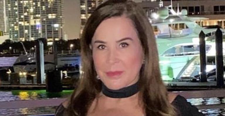 Zilu Camargo surge com look fatal em restaurante de luxo em Miami