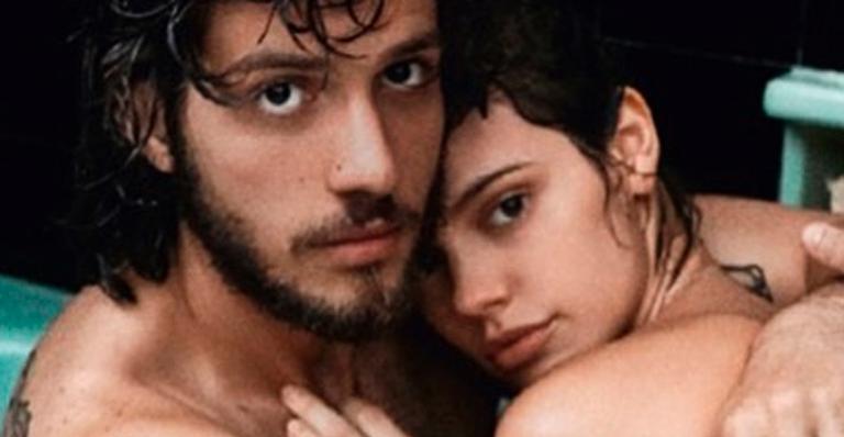 Laura Neiva mostra foto do parto de Maria e abre o jogo sobre dificuldades: ”Durou várias horas”