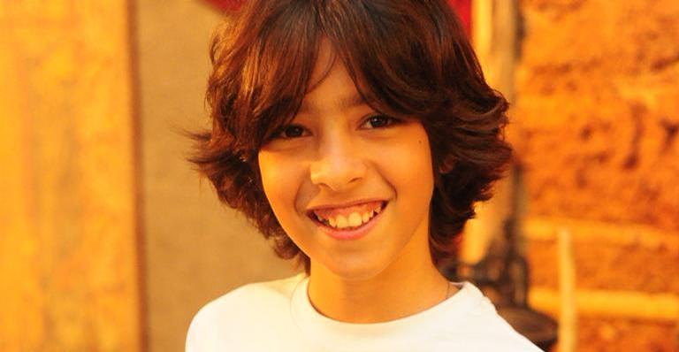 Ele cresceu! Matheus Costa surge bem diferente em novela da Record