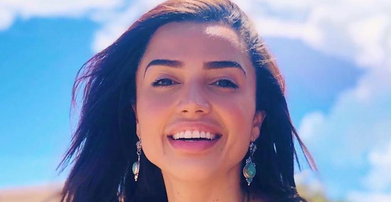 Ex-BBB Paula Amorim celebra festão de 31 anos ao lado de Breno Simões