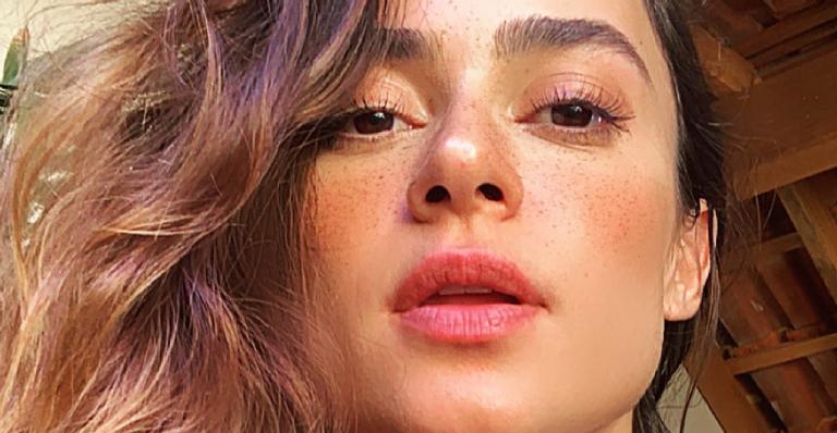 Thaila Ayala mostra papel higiênico com rosto de Donald Trump e Bruno Gagliasso ironiza: ”Onde compra?”