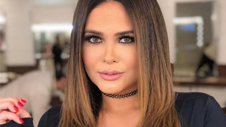 Geisy Arruda bate boca com fã que pediu para ela esconder partes íntimas: ”Mostro o que eu quiser”