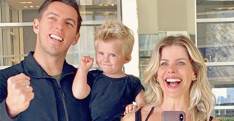 Amaury Nunes compartilha foto com filho em resort luxuoso no Ceará: ”Meu babyshark”
