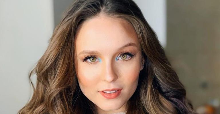 Netflix libera trailer de novo filme de Larissa Manoela, ‘Modo Avião’