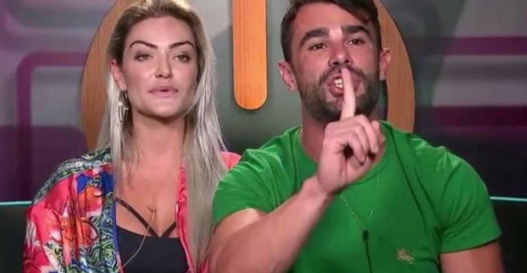 Ex-Power Couple, Laura Keller e Jorge Souza anunciam gravidez: ”Obrigada universo”
