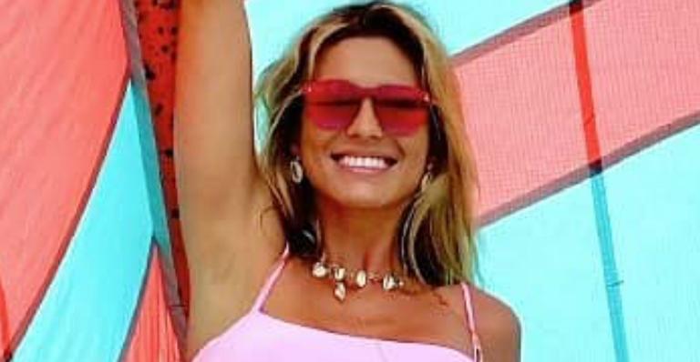 Lívia Andrade aparece de biquíni e bumbum gigante rouba a cena: ”Maior que a asa delta”