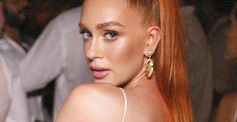Em cima da pia, Marina Ruy Barbosa sensualiza de lingerie transparente