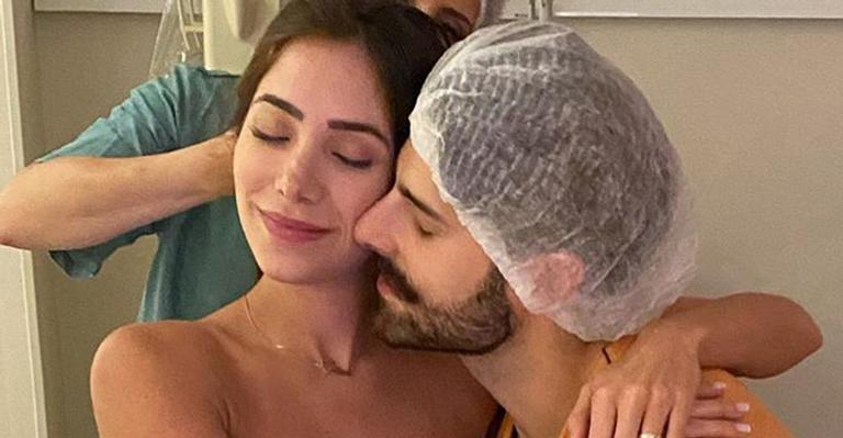Fofura! Alok registra Romana Novais amamentando o seu filho, Ravi