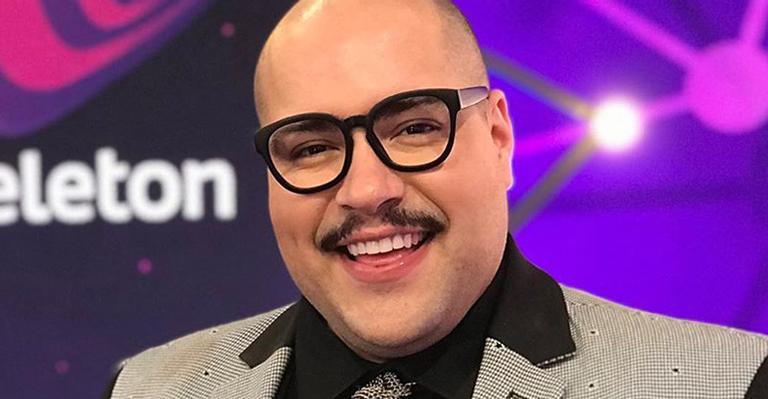 Tiago Abravanel vive relacionamento com produtor do avô Silvio Santos, diz jornal