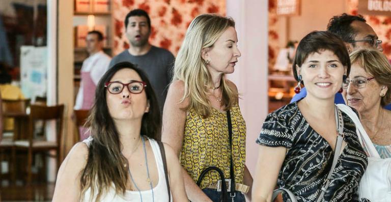 Tatá Werneck e Letícia Colin reúnem os maridos em almoço especial