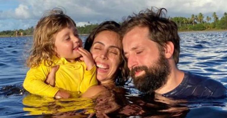 Filha de Gregório Duvivier completa dois anos e ganha festa de aniversário sustentável