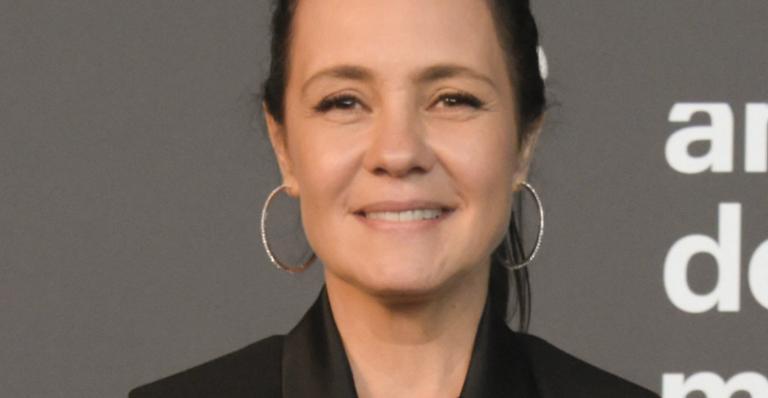 Filhos de Adriana Esteves aparecem juntos em clique raro e agradam: ”Lindos”