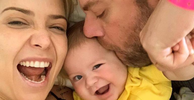 Luiza Possi se emociona ao ver a alegria do filho brincando com o papai: ‘Não aguento’