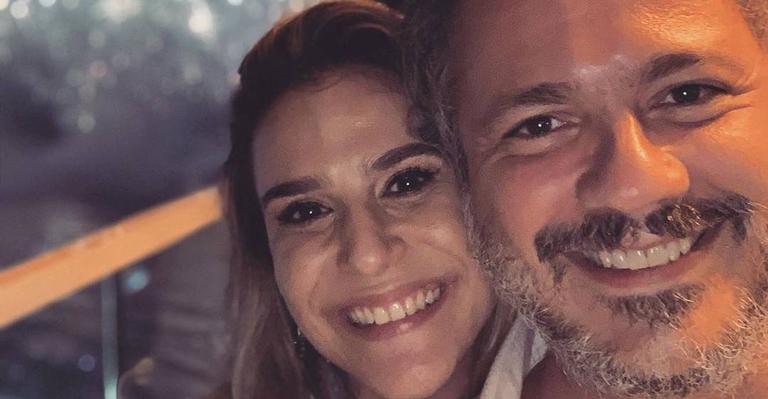 Em férias nos EUA, Danton Mello curte momento romântico com a esposa: ‘Sempre juntos’