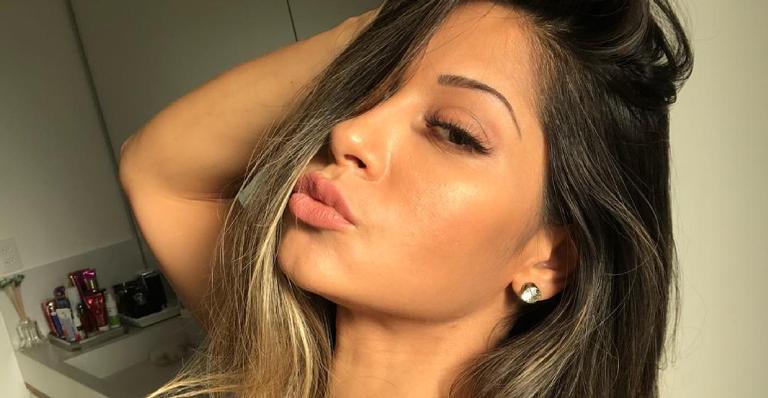 Mayra Cardi impressiona fãs ao ostentar barriga negativa e cintura finíssima: ”Magérrima”