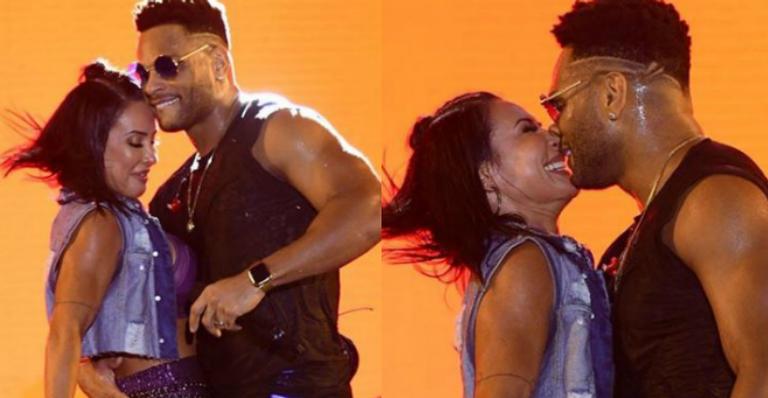 Scheila Carvalho dança muito em show do maridão e boa forma impressiona