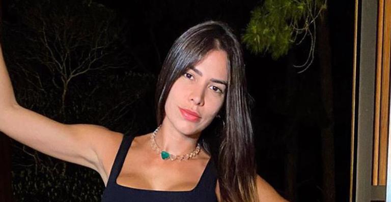 Adriana Sant’Anna surpreende a web com antes e depois da gravidez